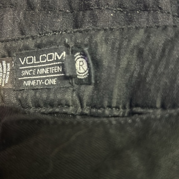 Women’s size 5 black slacks - Picture 3 of 4